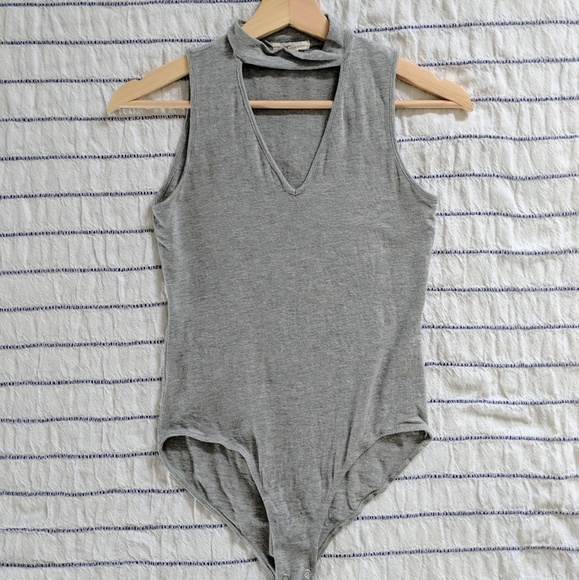 Forever 21 V-Neck Collar Bodysuit - Picture 2 of 5